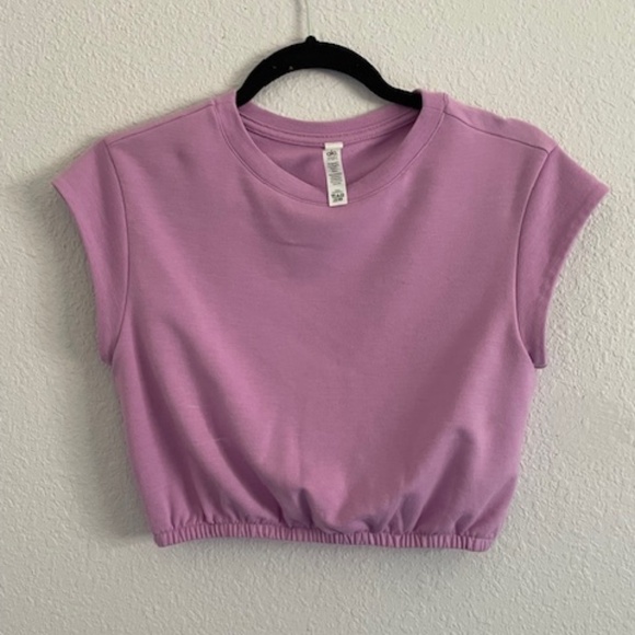 ALO YOGA Dreamy Crop Top Short Sleeve, Purple-ish/Pink 💜🩷 Size XS - Picture 2 of 8